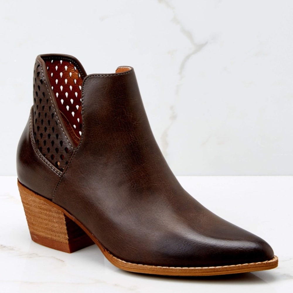 💗 Gorgeous Chocolate booties
